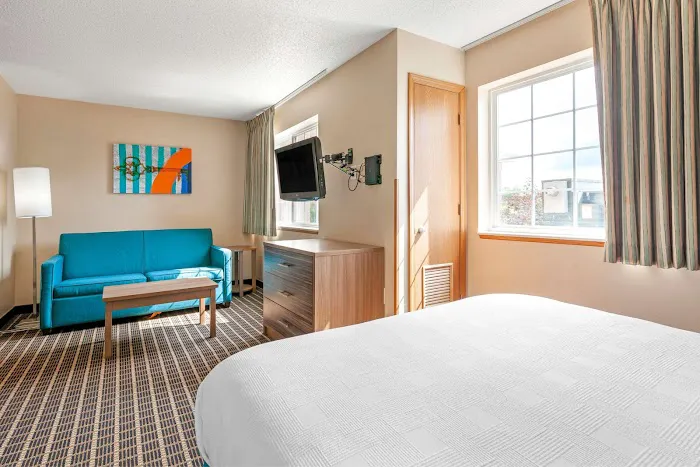 MainStay Suites Dubuque at Hwy 20 4