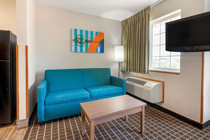 MainStay Suites Dubuque at Hwy 20 4