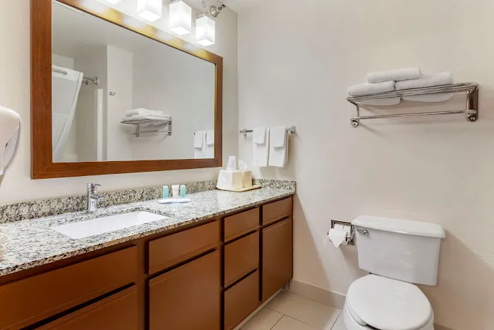 MainStay Suites Dubuque at Hwy 20 4