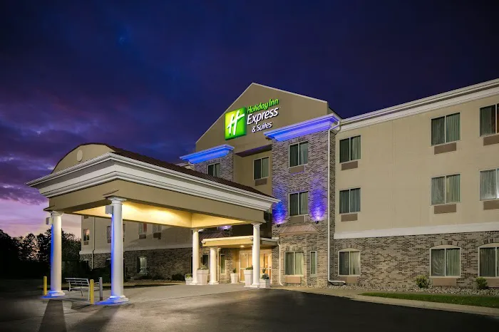 Holiday Inn Express & Suites Clinton, an IHG Hotel 4