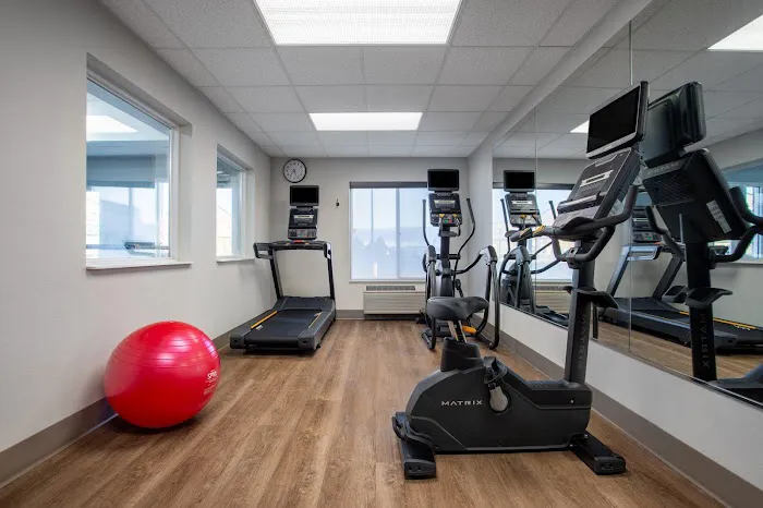 Holiday Inn Express & Suites Clinton, an IHG Hotel 4