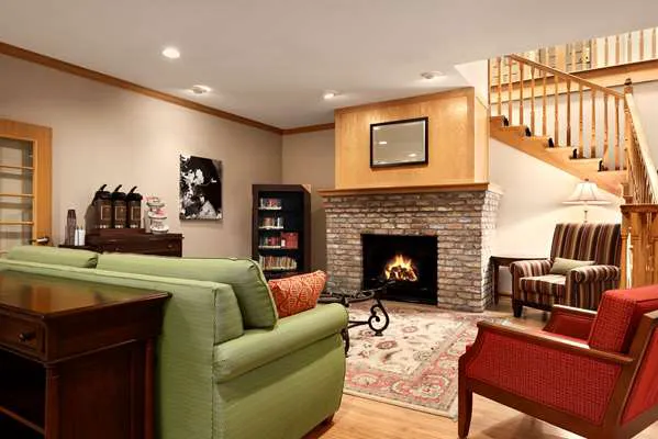 Country Inn & Suites by Radisson, Clinton, IA 4