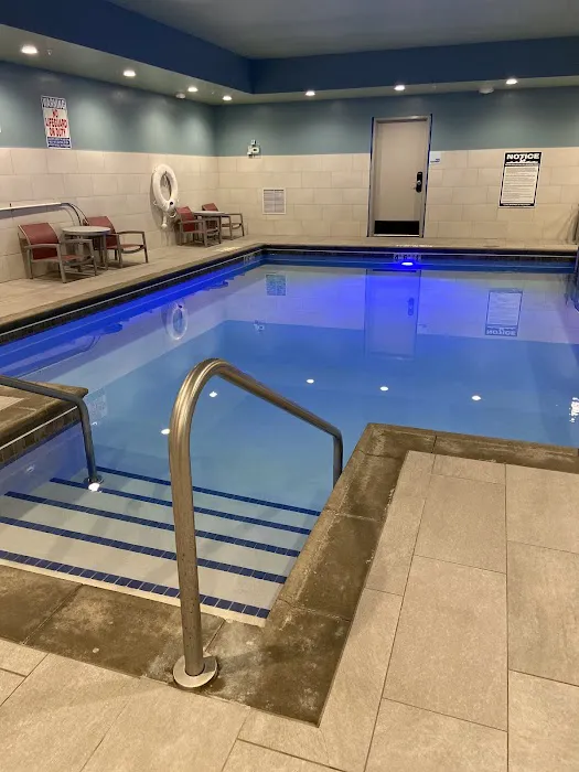 Holiday Inn Express & Suites Rock Falls by IHG 4