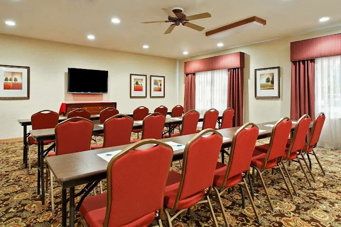 Country Inn & Suites by Radisson, Rock Falls, IL 4