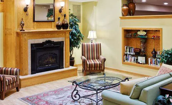 Country Inn & Suites by Radisson, Rock Falls, IL 4