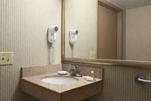 Days Inn by Wyndham Rock Falls 4