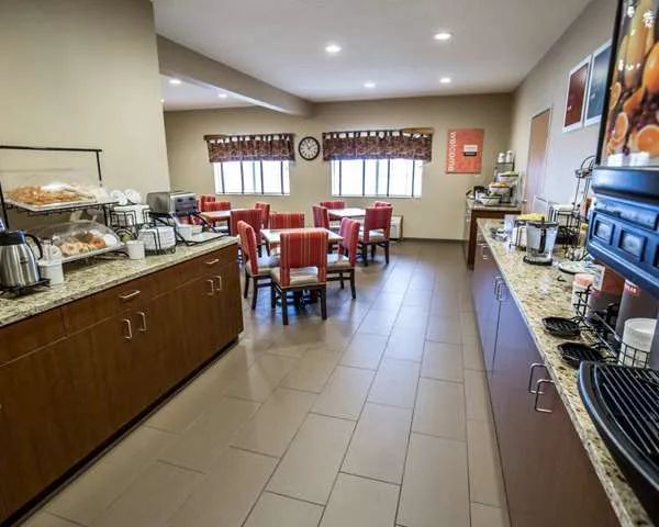Comfort Inn & Suites Riverview near Davenport and I-80 4