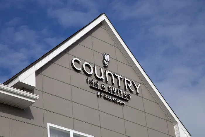 Country Inn & Suites by Radisson, Crystal Lake, IL 4