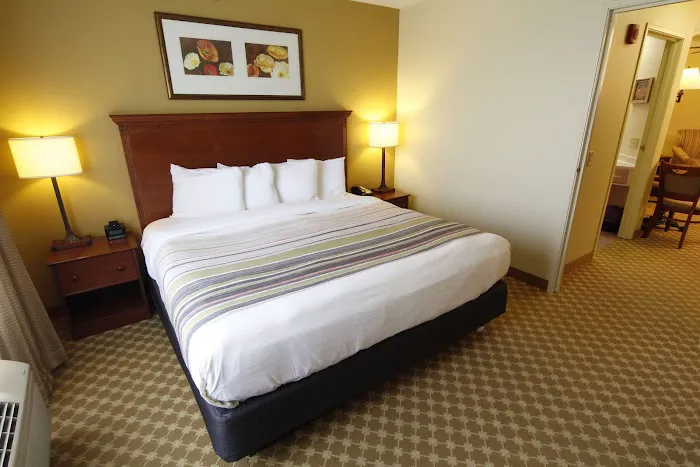 Country Inn & Suites by Radisson, Crystal Lake, IL 4