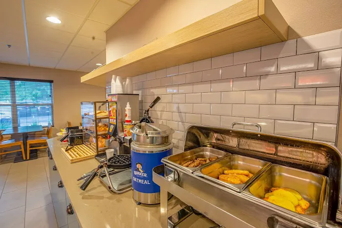 Country Inn & Suites by Radisson, Crystal Lake, IL 4