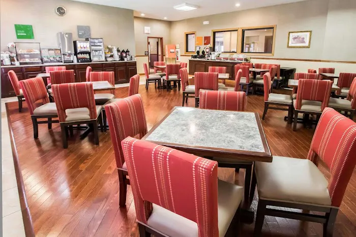 Comfort Inn Crystal Lake - Algonquin 4