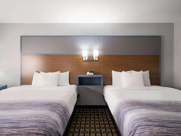 AmericInn by Wyndham Woodstock IL 4