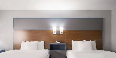 AmericInn by Wyndham Woodstock IL