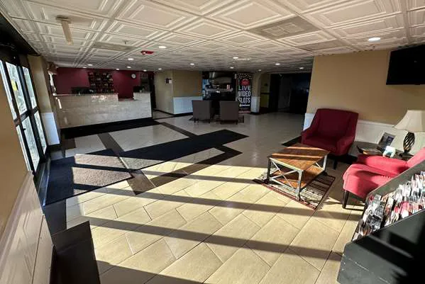 AmericInn by Wyndham Woodstock IL 4
