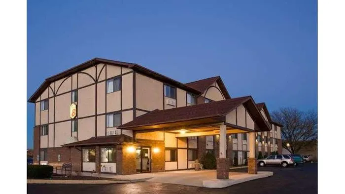 Super 8 by Wyndham Woodstock 4