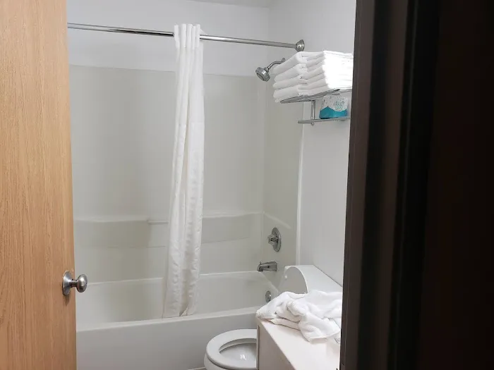 Super 8 by Wyndham Mundelein/Libertyville Area 4