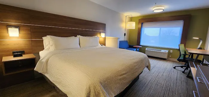 Holiday Inn Express Chicago NW-Vernon Hills 4