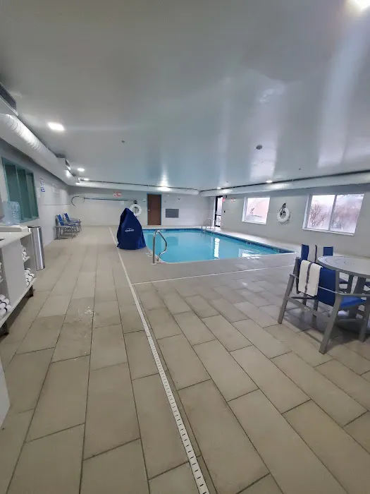 Holiday Inn Express Chicago NW-Vernon Hills 4