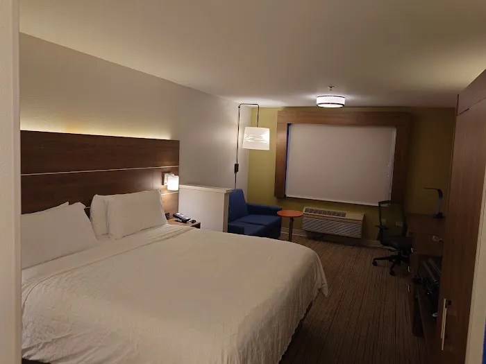 Holiday Inn Express Chicago NW-Vernon Hills 4