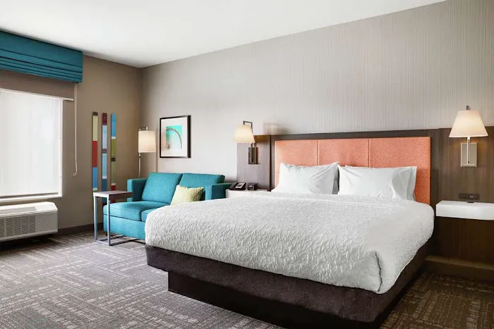Hampton Inn & Suites Chicago/Waukegan 4