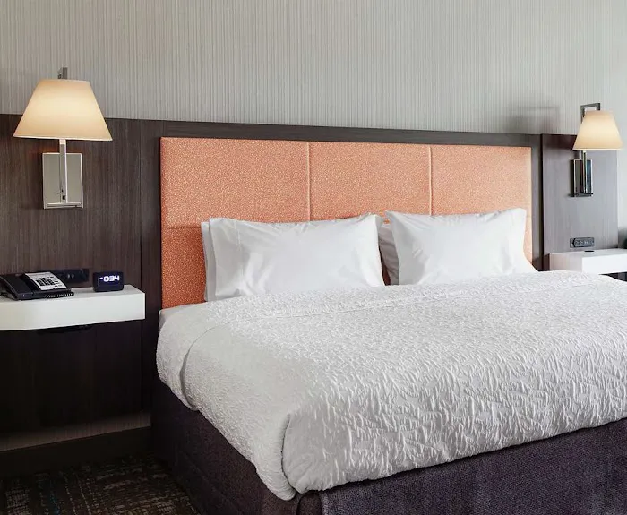 Hampton Inn & Suites Chicago/Waukegan 4