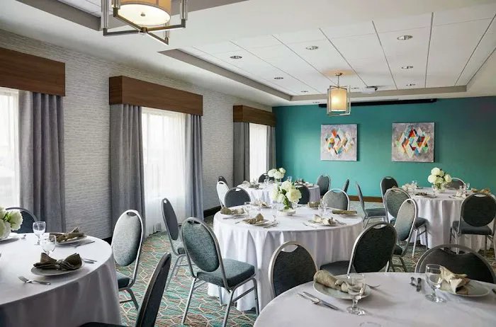 Hampton Inn & Suites Chicago/Waukegan 4