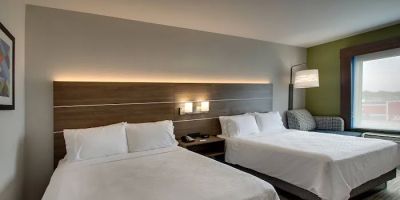 Holiday Inn Express & Suites Chicago North-Waukegan-Gurnee by IHG