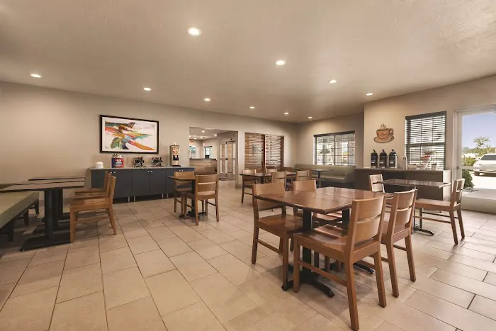 Country Inn & Suites by Radisson, Green Bay North 4