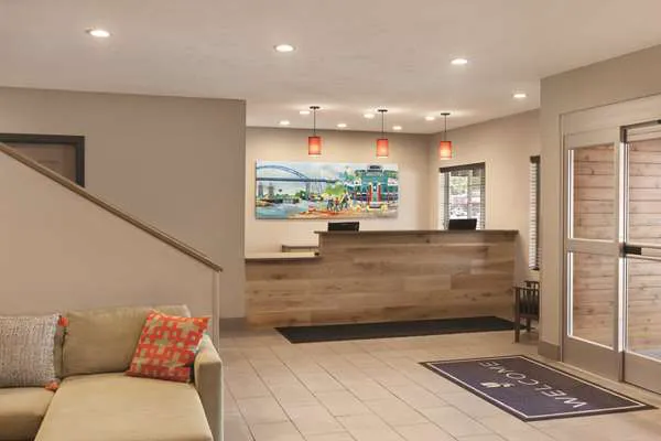 Country Inn & Suites by Radisson, Green Bay North 4