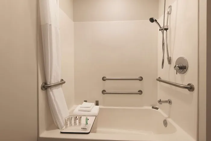 Country Inn & Suites by Radisson, Green Bay North 4