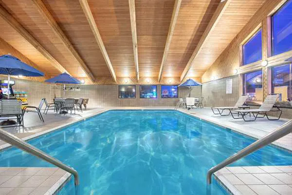 AmericInn by Wyndham Green Bay West 4