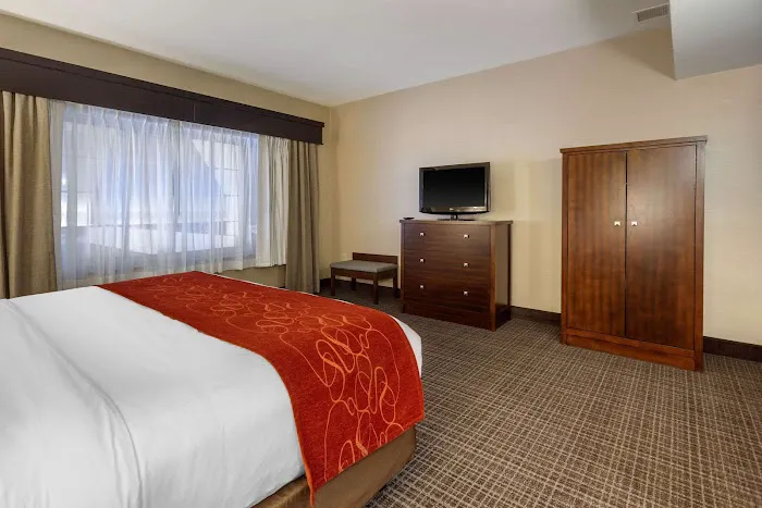 Comfort Suites 4