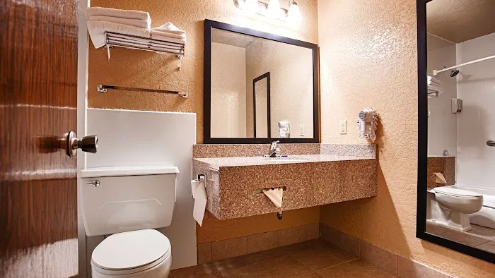 Best Western Green Bay Inn Conference Center 4