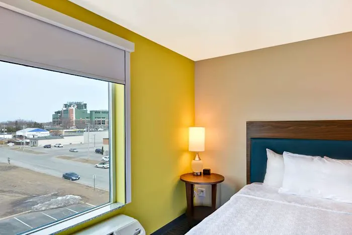 Home2 Suites by Hilton Green Bay 4