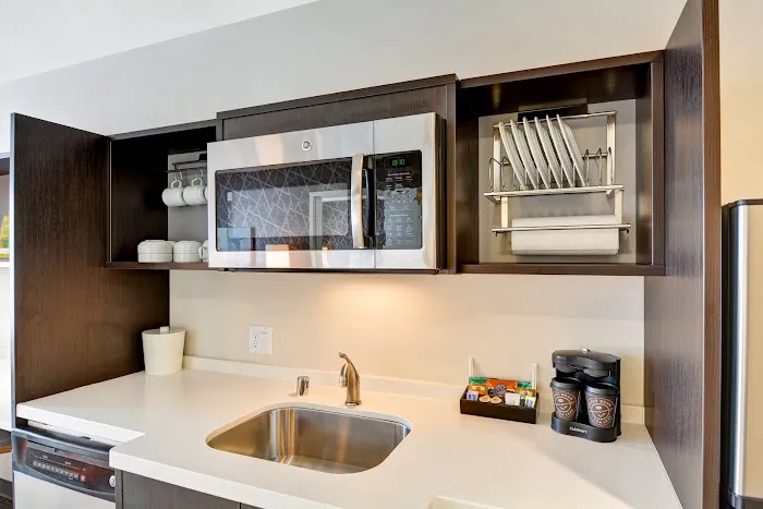 Home2 Suites by Hilton Green Bay 4