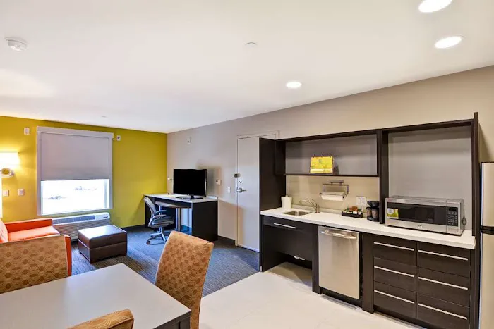 Home2 Suites by Hilton Green Bay 4