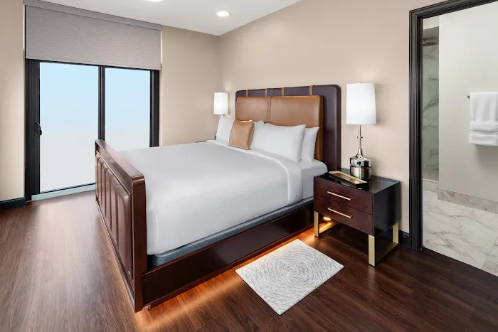 The Legacy Hotel - Green Bay 4