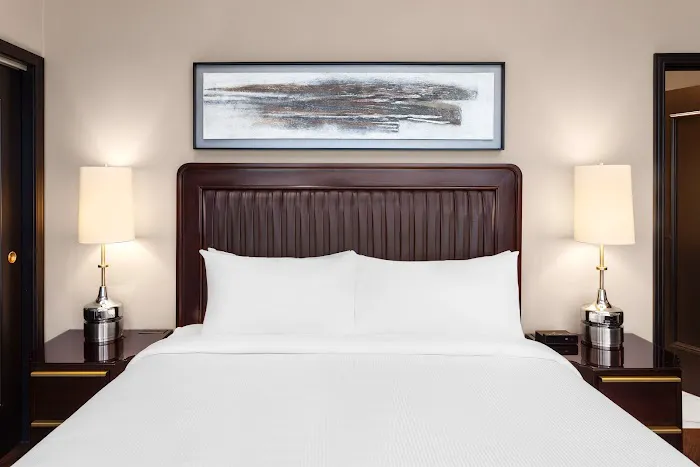 The Legacy Hotel - Green Bay 4
