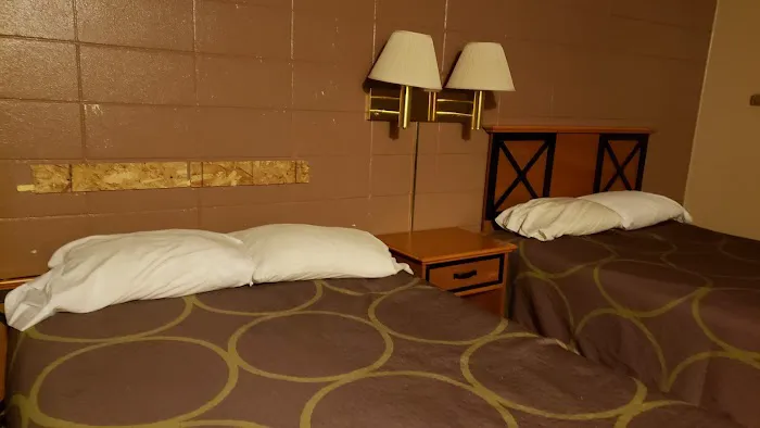 Economy Inn 4