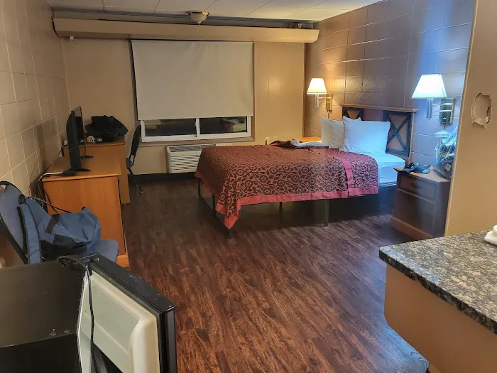 Economy Inn 4