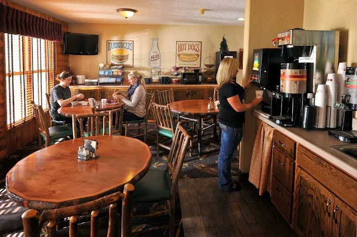 Boarders Inn & Suites by Cobblestone Hotels - Waukon 4