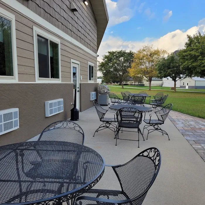 Lokens Rushford Inn 4