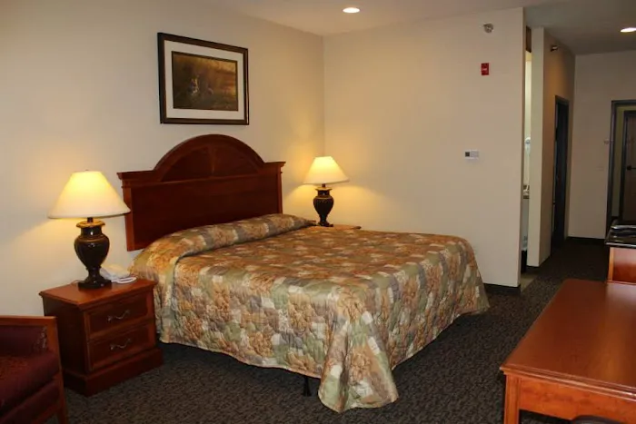 Lokens Rushford Inn 4