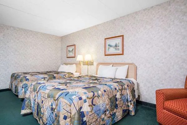 Days Inn by Wyndham La Crosse Conference Center 4