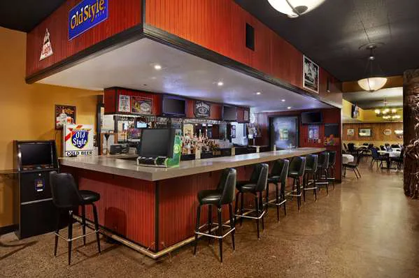 Days Inn by Wyndham La Crosse Conference Center 4