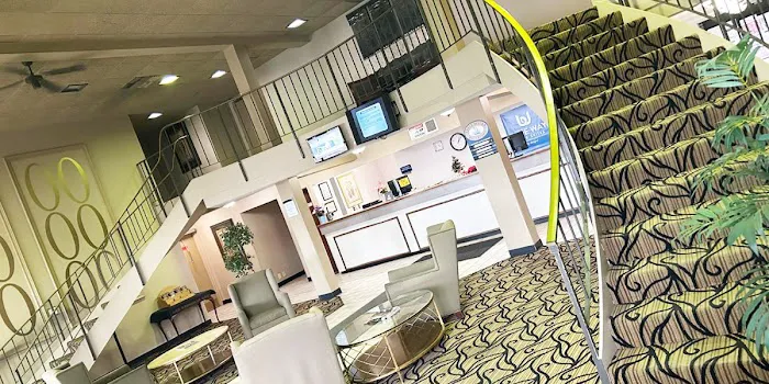 Blue Way Inn & Suites La Crosse 4