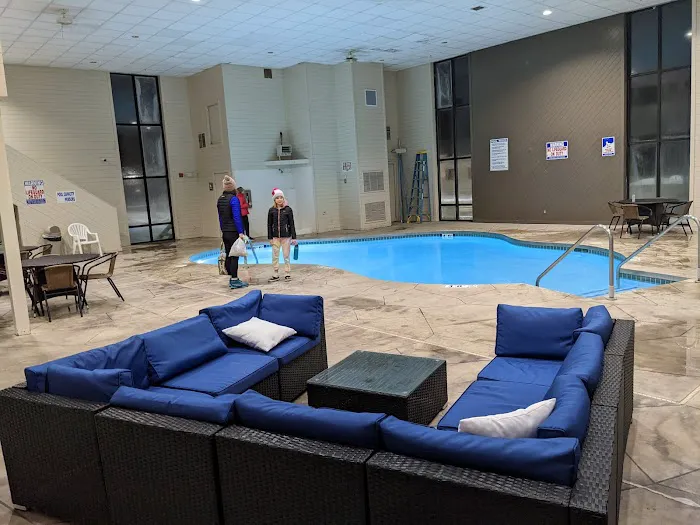AmericInn by Wyndham Prairie du Chien 4