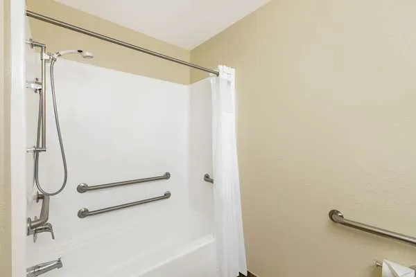 AmericInn by Wyndham Prairie du Chien 4
