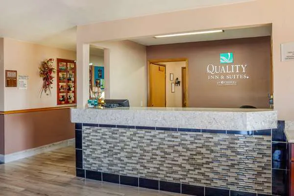 Quality Inn & Suites 4
