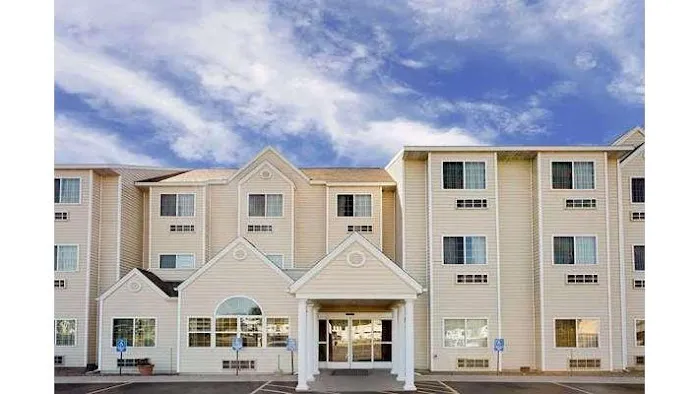 Microtel Inn & Suites by Wyndham Prairie du Chien 5